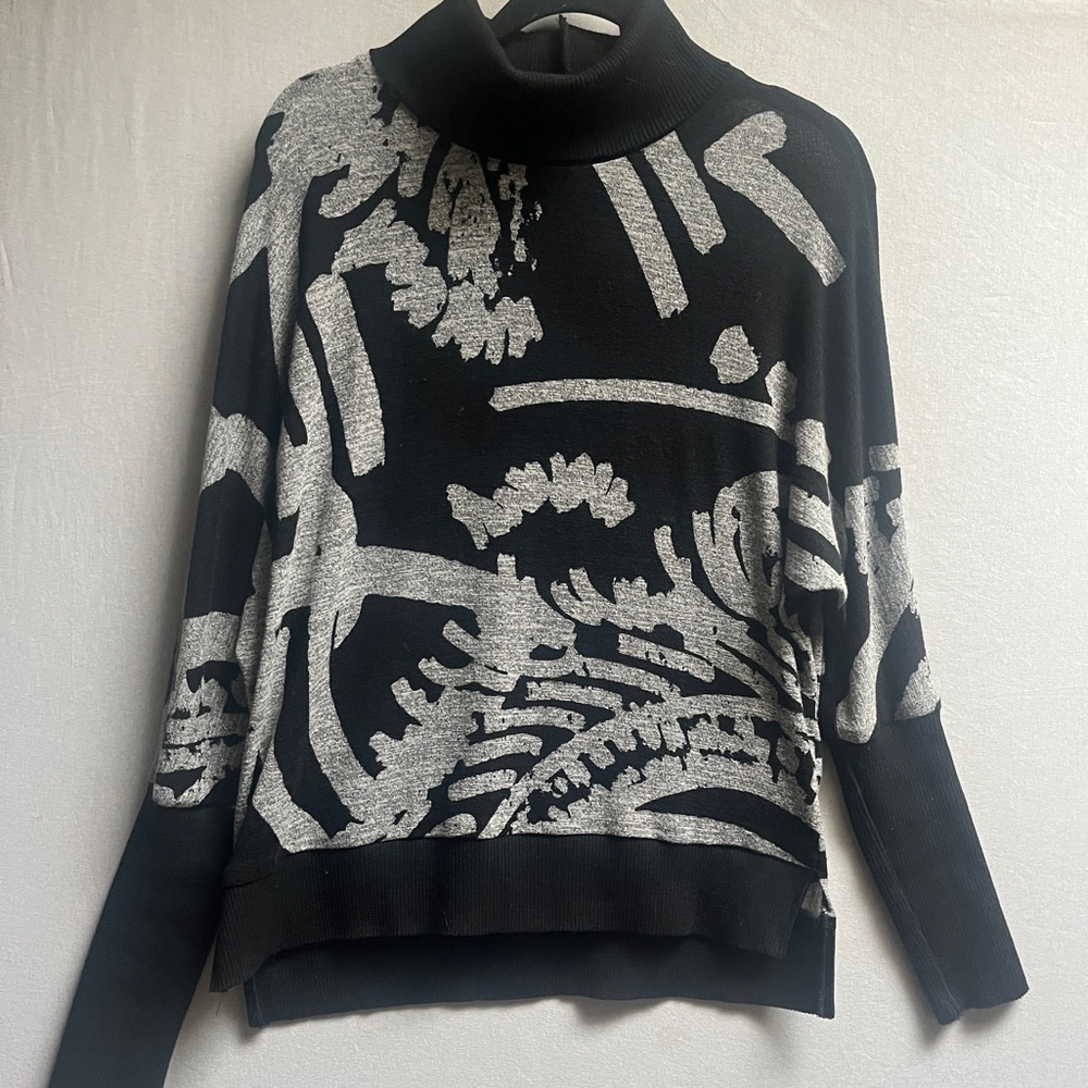 Frank Lyman Montreal Abstract Print Knit Sweater Black Grey Sz 6